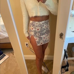 verge girl mini skirt